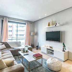 Appartement Comfortable & Elegant Flat In A Lively Place, Casablanca